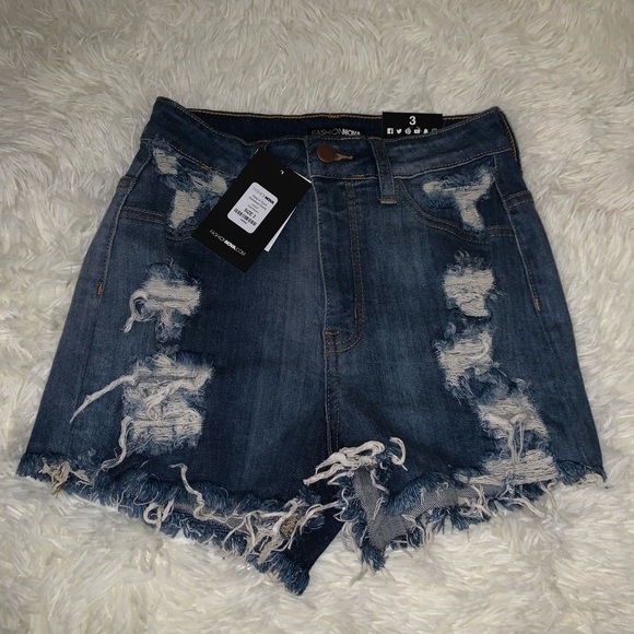 NWT Distressed Shorts 🏷 - Picture 6 of 8